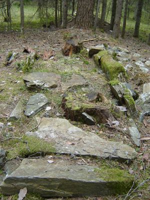 Hellekistegrav ved Volen i Marker.JPG