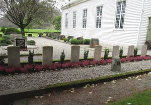 Helleland kirkegård britiske graver Freshman.jpg