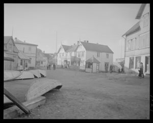 Henningsvær - no-nb digifoto 20151126 00027 NB MIT FNR 09879.jpg