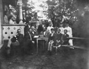 Henrik Ibsen hos Thomas J. Heftye på landstedet Sarabråten i 1874 (Oslo Museum).