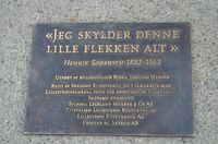 62. Henrik Sørensen statue3.JPG