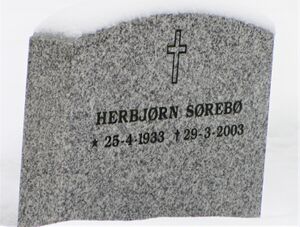 Herbjørn Sørebø gravminne Feiring.jpg