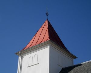 Hillestad kirke Holmestrand 2013 tårn 2.jpg