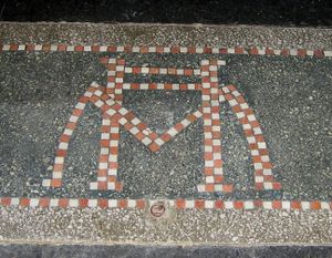 Historisk museum Oslo mosaikk i gulv 2006.jpg
