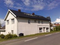Hoel landhandleri, som ligger litt sør for Fossheim. Karen og Jonas Hoel ga seg i 1996. Foto: Trond Nygård (2011)