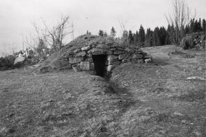 Holen, Hedmark - Riksantikvaren-T107 01 0104.jpg