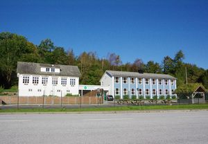 Holmedal skule edit.jpg