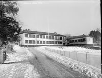 Holmen skole i Asker, nybygg (1929-1932). Foto: Anders Beer Wilse/Oslo Museum (1932).