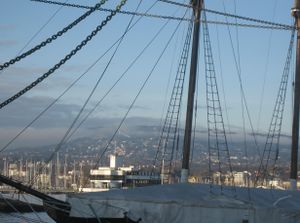 Holmenkollåsen sett fra Bygdøy 2008.jpg