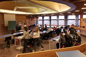 Hosletoppen skole.jpg