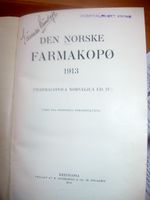 Hospitalskipet Vikings farmakopø - reddet av apoteker Gunnar Grøntoft mens skipet lå i Stokmarknes. Foto: Farmasihistorisk Museum