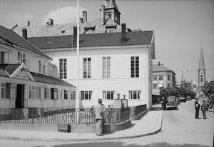 Hotell Kong Carl - no-nb digifoto 20160511 00085 NB MIT FNR 04395.jpg