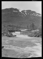 10. Hovden, foss og bru, Setesdal - no-nb digifoto 20151116 00006 NB MIT FNR 12895.jpg