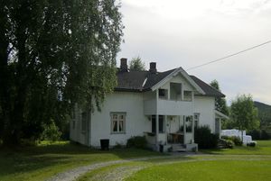 Hovedbygningen på Fram-Sønju (be-2010-07-27-CIMG1117).jpg