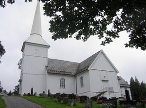 Hovin kirke Ullensaker 2013.jpg