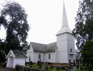 Hovin kirke Ullensaker 2013 2.jpg