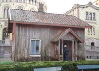 7. Hus fra Hobøl foran Stortinget 2015 2.jpg