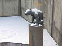 Arne N. Vigelands skulptur Bjørn som klør seg (1970), midt i Ilatrappa. Foto: Stig Rune Pedersen