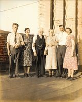 1939: Son Ingart, Daughter Fanny, Fredrik, Kristine, Son Hans and Daughter Anna