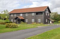 Internatbygning på Hvam landbruksskole. Foto: Leif-Harald Ruud (2022)