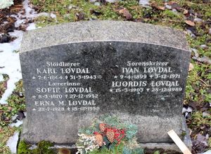 Ivan Løvdal gravminne Oslo.jpg