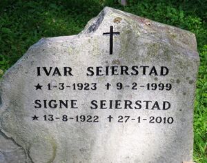 Ivar og Signe Seierstad gravminne.JPG