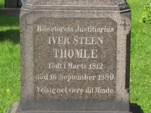 Iver Steen Thomle gravminne.jpg