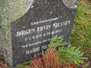 Jørgen Edvin Nilssen gravminne Oslo.jpg