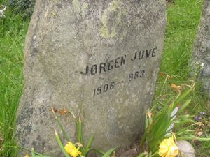 Jørgen Juve gravminne.jpg