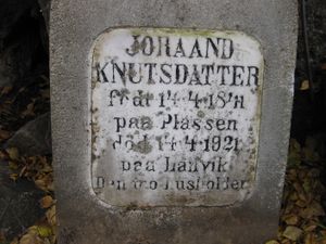 J. Knutsdotter Gravminnedetalj.jpg