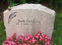 Skuespilleren Jack Fjeldstad gravminne. Foto: Stig Rune Pedersen