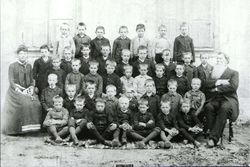 Gutteklasse på Jansløkka ca 1888. Klikk på bildet for å se navn.