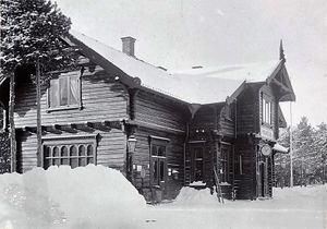 Jernbanestation ved Sætersdalsbanen - no-nb digifoto 20140408 00005 bldsa FA0156.jpg