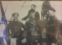 6. Johan Henriksen m.fl på Mehamnsbåten «Teisten».png