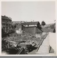Tomta rett før byggestart, Hedmarksgata går på toppen, Elverumsgata til ventre og taket på Kampen skole skimtes i bakgrunnen. Foto: Arbeiderbevegelsens arkiv og bibliotek (1949–1951).