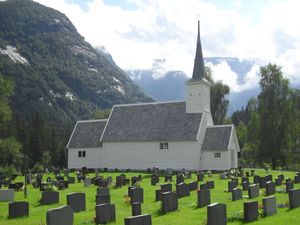Jostedal kyrkje 2010.jpg