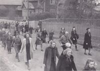 Speiderpiker fra Vestfossen i Brennabakken. Foto: Rolf Korvald