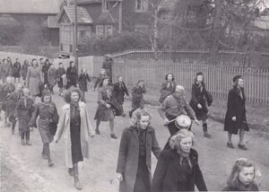 KFUK-speidere i Brennebakken i 1947 (oeb-228761).jpg