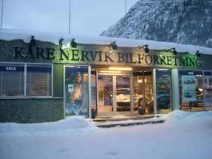 Kaare Nervik Bilforretning Mosjoeen.jpg