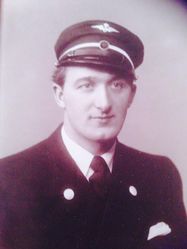 Kaare Thorstensen som ung jernbanemann. Foto privat