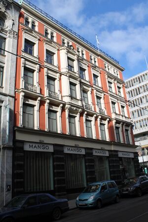 Karl Johans gate 16b i Oslo fra Kongens gate.JPG
