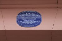 Karl Johans gate 45: Frigjøringa 1945. 59.914674° N 10.736424° Ø