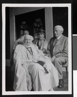 109. Karoline Bjørnson sammen med Einar Bjørnson, Dagny Sautreau og en uidentifisert person, ca. 1931 - no-nb digifoto 20160715 00067 bldsa BB0479.jpg