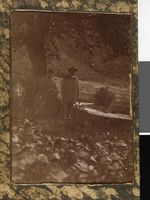 2. Karoline og Bjørnstjerne Bjørnson stående under et tre, 1896 - no-nb digifoto 20160602 00168 bldsa BB0828.jpg