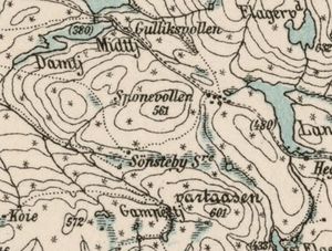 Utsnitt av gradteigskart fra 1917. Det viser begge Sønstebysetrene, en på nordsida og en på sørsida av vassdraget, altså myra. Setrene er også i øst-vest retning plassert midt på myra. Dette er i harmoni med det som hevdes i denne artikkelen.