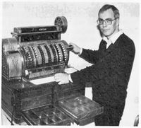 44. Kassaapparat anno 1918.jpg