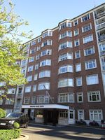 Her i Kingston House i London hadde regjeringen sitt hovedsete under krigen. Foto: Stig Rune Pedersen