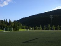 Fotballbane med kunstgress. Fotograf: Zahl