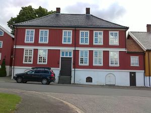 Kirkestredet 10 (Larvik).jpg