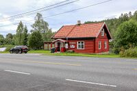 Kiwanis på Siggerud har restaurert den gamle skjenkestua på Grønslett. Foto: Leif-Harald Ruud